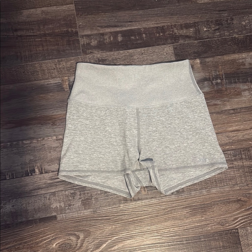 ALO Alosoft Carefree Gray Athletic Shorts size XS EUC